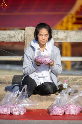 ภาพ No.188809:พิธีต้อนรับพระธรรมยาตรา ในโครงการธรรมยาตรา กตัญญูบูชา มหาปูชนียาจารย์ พระมงคลเทพมุนี(สด จนฺทสโร) พระผู้ปราบมาร อนุสรณ์สถาน 7 แห่ง ปีที่ 13 วันที่ 3 มกราคม พ.ศ. 2568 ณ อนุสรณ์สถานมหาวิหารพระมงคลเทพมุนี (โลตัสแลนด์) อ.สองพี่น้อง จ.สุพรรณบุรี