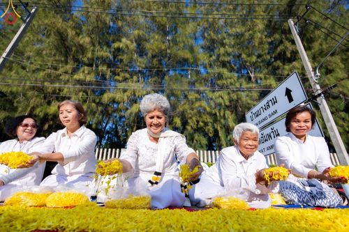 ภาพ No.188816:พิธีต้อนรับพระธรรมยาตรา ในโครงการธรรมยาตรา กตัญญูบูชา มหาปูชนียาจารย์ พระมงคลเทพมุนี(สด จนฺทสโร) พระผู้ปราบมาร อนุสรณ์สถาน 7 แห่ง ปีที่ 13 วันที่ 3 มกราคม พ.ศ. 2568 ณ อนุสรณ์สถานมหาวิหารพระมงคลเทพมุนี (โลตัสแลนด์) อ.สองพี่น้อง จ.สุพรรณบุรี