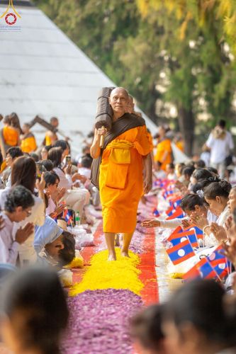 ภาพ No.188841:พิธีต้อนรับพระธรรมยาตรา ในโครงการธรรมยาตรา กตัญญูบูชา มหาปูชนียาจารย์ พระมงคลเทพมุนี(สด จนฺทสโร) พระผู้ปราบมาร อนุสรณ์สถาน 7 แห่ง ปีที่ 13 วันที่ 3 มกราคม พ.ศ. 2568 ณ อนุสรณ์สถานมหาวิหารพระมงคลเทพมุนี (โลตัสแลนด์) อ.สองพี่น้อง จ.สุพรรณบุรี