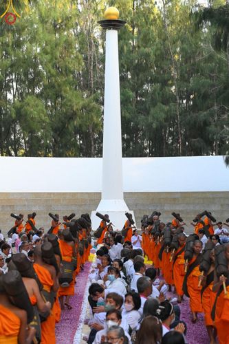 ภาพ No.188844:พิธีต้อนรับพระธรรมยาตรา ในโครงการธรรมยาตรา กตัญญูบูชา มหาปูชนียาจารย์ พระมงคลเทพมุนี(สด จนฺทสโร) พระผู้ปราบมาร อนุสรณ์สถาน 7 แห่ง ปีที่ 13 วันที่ 3 มกราคม พ.ศ. 2568 ณ อนุสรณ์สถานมหาวิหารพระมงคลเทพมุนี (โลตัสแลนด์) อ.สองพี่น้อง จ.สุพรรณบุรี