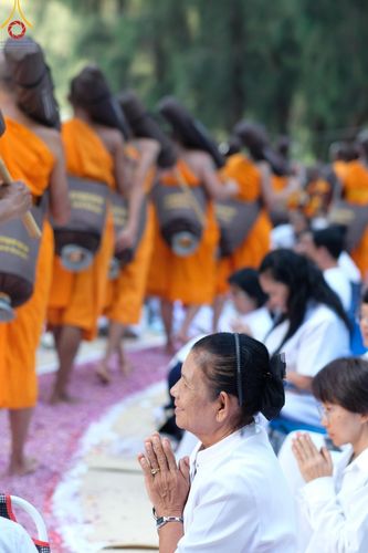 ภาพ No.188848:พิธีต้อนรับพระธรรมยาตรา ในโครงการธรรมยาตรา กตัญญูบูชา มหาปูชนียาจารย์ พระมงคลเทพมุนี(สด จนฺทสโร) พระผู้ปราบมาร อนุสรณ์สถาน 7 แห่ง ปีที่ 13 วันที่ 3 มกราคม พ.ศ. 2568 ณ อนุสรณ์สถานมหาวิหารพระมงคลเทพมุนี (โลตัสแลนด์) อ.สองพี่น้อง จ.สุพรรณบุรี
