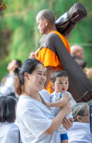 ภาพ No.188851:พิธีต้อนรับพระธรรมยาตรา ในโครงการธรรมยาตรา กตัญญูบูชา มหาปูชนียาจารย์ พระมงคลเทพมุนี(สด จนฺทสโร) พระผู้ปราบมาร อนุสรณ์สถาน 7 แห่ง ปีที่ 13 วันที่ 3 มกราคม พ.ศ. 2568 ณ อนุสรณ์สถานมหาวิหารพระมงคลเทพมุนี (โลตัสแลนด์) อ.สองพี่น้อง จ.สุพรรณบุรี