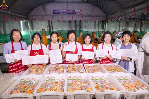 ภาพ No.188941:พิธีถวายภัตตาหารเป็นสังฆทาน แด่พระธรรมยาตรา ในโครงการธรรมยาตรา กตัญญูบูชา มหาปูชนียาจารย์ พระมงคลเทพมุนี(สด จนฺทสโร) พระผู้ปราบมาร ปีที่ 13 ณ อนุสรณ์สถานมหาวิหารพระมงคลเทพมุนี (โลตัสแลนด์) อ.สองพี่น้อง จ.สุพรรณบุรี วันที่ 4 มกราคม พ.ศ.2568