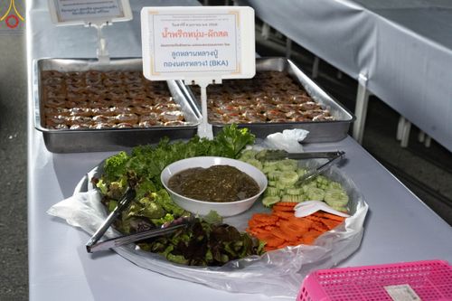 ภาพ No.188957:พิธีถวายภัตตาหารเป็นสังฆทาน แด่พระธรรมยาตรา ในโครงการธรรมยาตรา กตัญญูบูชา มหาปูชนียาจารย์ พระมงคลเทพมุนี(สด จนฺทสโร) พระผู้ปราบมาร ปีที่ 13 ณ อนุสรณ์สถานมหาวิหารพระมงคลเทพมุนี (โลตัสแลนด์) อ.สองพี่น้อง จ.สุพรรณบุรี วันที่ 4 มกราคม พ.ศ.2568