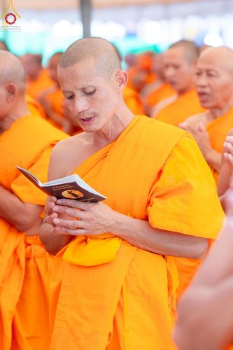 ภาพ No.188974:พิธีต้อนรับพระธรรมยาตรา ในโครงการธรรมยาตรา กตัญญูบูชา มหาปูชนียาจารย์ พระมงคลเทพมุนี(สด จนฺทสโร) พระผู้ปราบมาร อนุสรณ์สถาน 7 แห่ง ปีที่ 13 วันที่ 3 มกราคม พ.ศ. 2568 ณ อนุสรณ์สถานมหาวิหารพระมงคลเทพมุนี (โลตัสแลนด์) อ.สองพี่น้อง จ.สุพรรณบุรี