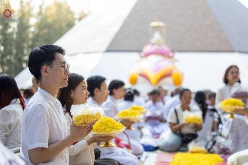 ภาพ No.188991:พิธีต้อนรับพระธรรมยาตรา ในโครงการธรรมยาตรา กตัญญูบูชา มหาปูชนียาจารย์ พระมงคลเทพมุนี(สด จนฺทสโร) พระผู้ปราบมาร อนุสรณ์สถาน 7 แห่ง ปีที่ 13 วันที่ 3 มกราคม พ.ศ. 2568 ณ อนุสรณ์สถานมหาวิหารพระมงคลเทพมุนี (โลตัสแลนด์) อ.สองพี่น้อง จ.สุพรรณบุรี