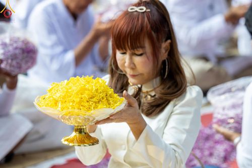 ภาพ No.188996:พิธีต้อนรับพระธรรมยาตรา ในโครงการธรรมยาตรา กตัญญูบูชา มหาปูชนียาจารย์ พระมงคลเทพมุนี(สด จนฺทสโร) พระผู้ปราบมาร อนุสรณ์สถาน 7 แห่ง ปีที่ 13 วันที่ 3 มกราคม พ.ศ. 2568 ณ อนุสรณ์สถานมหาวิหารพระมงคลเทพมุนี (โลตัสแลนด์) อ.สองพี่น้อง จ.สุพรรณบุรี