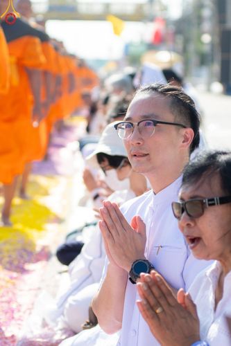 ภาพ No.189025:พิธีต้อนรับพระธรรมยาตรา ในโครงการธรรมยาตรา กตัญญูบูชา มหาปูชนียาจารย์ พระมงคลเทพมุนี(สด จนฺทสโร) พระผู้ปราบมาร อนุสรณ์สถาน 7 แห่ง ปีที่ 13 วันที่ 3 มกราคม พ.ศ. 2568 ณ อนุสรณ์สถานมหาวิหารพระมงคลเทพมุนี (โลตัสแลนด์) อ.สองพี่น้อง จ.สุพรรณบุรี