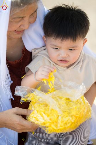 ภาพ No.189028:พิธีต้อนรับพระธรรมยาตรา ในโครงการธรรมยาตรา กตัญญูบูชา มหาปูชนียาจารย์ พระมงคลเทพมุนี(สด จนฺทสโร) พระผู้ปราบมาร อนุสรณ์สถาน 7 แห่ง ปีที่ 13 วันที่ 3 มกราคม พ.ศ. 2568 ณ อนุสรณ์สถานมหาวิหารพระมงคลเทพมุนี (โลตัสแลนด์) อ.สองพี่น้อง จ.สุพรรณบุรี