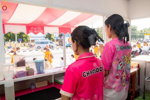 ภาพ No.189038:พิธีต้อนรับพระธรรมยาตรา ในโครงการธรรมยาตรา กตัญญูบูชา มหาปูชนียาจารย์ พระมงคลเทพมุนี(สด จนฺทสโร) พระผู้ปราบมาร อนุสรณ์สถาน 7 แห่ง ปีที่ 13 วันที่ 3 มกราคม พ.ศ. 2568 ณ อนุสรณ์สถานมหาวิหารพระมงคลเทพมุนี (โลตัสแลนด์) อ.สองพี่น้อง จ.สุพรรณบุรี