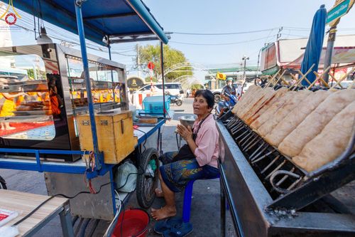 ภาพ No.189052:พิธีต้อนรับพระธรรมยาตรา ในโครงการธรรมยาตรา กตัญญูบูชา มหาปูชนียาจารย์ พระมงคลเทพมุนี(สด จนฺทสโร) พระผู้ปราบมาร อนุสรณ์สถาน 7 แห่ง ปีที่ 13 วันที่ 3 มกราคม พ.ศ. 2568 ณ อนุสรณ์สถานมหาวิหารพระมงคลเทพมุนี (โลตัสแลนด์) อ.สองพี่น้อง จ.สุพรรณบุรี