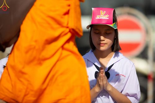 ภาพ No.189060:พิธีต้อนรับพระธรรมยาตรา ในโครงการธรรมยาตรา กตัญญูบูชา มหาปูชนียาจารย์ พระมงคลเทพมุนี(สด จนฺทสโร) พระผู้ปราบมาร อนุสรณ์สถาน 7 แห่ง ปีที่ 13 วันที่ 3 มกราคม พ.ศ. 2568 ณ อนุสรณ์สถานมหาวิหารพระมงคลเทพมุนี (โลตัสแลนด์) อ.สองพี่น้อง จ.สุพรรณบุรี