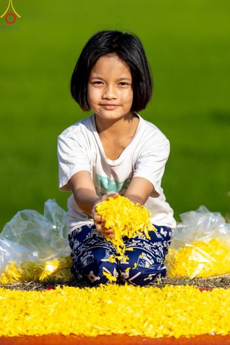 ภาพ No.189090:พิธีต้อนรับพระธรรมยาตรา ในโครงการธรรมยาตรา กตัญญูบูชา มหาปูชนียาจารย์ พระมงคลเทพมุนี(สด จนฺทสโร) พระผู้ปราบมาร อนุสรณ์สถาน 7 แห่ง ปีที่ 13 วันที่ 3 มกราคม พ.ศ. 2568 ณ อนุสรณ์สถานมหาวิหารพระมงคลเทพมุนี (โลตัสแลนด์) อ.สองพี่น้อง จ.สุพรรณบุรี