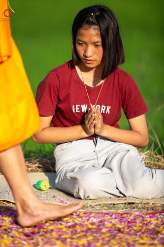 ภาพ No.189093:พิธีต้อนรับพระธรรมยาตรา ในโครงการธรรมยาตรา กตัญญูบูชา มหาปูชนียาจารย์ พระมงคลเทพมุนี(สด จนฺทสโร) พระผู้ปราบมาร อนุสรณ์สถาน 7 แห่ง ปีที่ 13 วันที่ 3 มกราคม พ.ศ. 2568 ณ อนุสรณ์สถานมหาวิหารพระมงคลเทพมุนี (โลตัสแลนด์) อ.สองพี่น้อง จ.สุพรรณบุรี