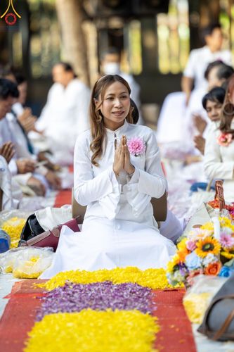 ภาพ No.189105:พิธีต้อนรับพระธรรมยาตรา ในโครงการธรรมยาตรา กตัญญูบูชา มหาปูชนียาจารย์ พระมงคลเทพมุนี(สด จนฺทสโร) พระผู้ปราบมาร อนุสรณ์สถาน 7 แห่ง ปีที่ 13 วันที่ 3 มกราคม พ.ศ. 2568 ณ อนุสรณ์สถานมหาวิหารพระมงคลเทพมุนี (โลตัสแลนด์) อ.สองพี่น้อง จ.สุพรรณบุรี