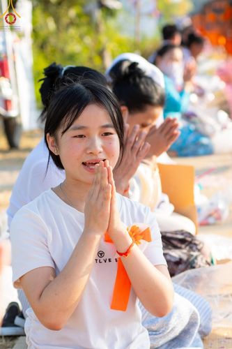 ภาพ No.189107:พิธีต้อนรับพระธรรมยาตรา ในโครงการธรรมยาตรา กตัญญูบูชา มหาปูชนียาจารย์ พระมงคลเทพมุนี(สด จนฺทสโร) พระผู้ปราบมาร อนุสรณ์สถาน 7 แห่ง ปีที่ 13 วันที่ 3 มกราคม พ.ศ. 2568 ณ อนุสรณ์สถานมหาวิหารพระมงคลเทพมุนี (โลตัสแลนด์) อ.สองพี่น้อง จ.สุพรรณบุรี