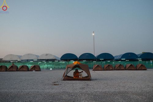 ภาพ No.189141:พิธีต้อนรับพระธรรมยาตรา ในโครงการธรรมยาตรา กตัญญูบูชา มหาปูชนียาจารย์ พระมงคลเทพมุนี(สด จนฺทสโร) พระผู้ปราบมาร อนุสรณ์สถาน 7 แห่ง ปีที่ 13 วันที่ 3 มกราคม พ.ศ. 2568 ณ อนุสรณ์สถานมหาวิหารพระมงคลเทพมุนี (โลตัสแลนด์) อ.สองพี่น้อง จ.สุพรรณบุรี