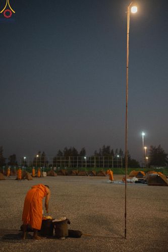 ภาพ No.189147:พิธีต้อนรับพระธรรมยาตรา ในโครงการธรรมยาตรา กตัญญูบูชา มหาปูชนียาจารย์ พระมงคลเทพมุนี(สด จนฺทสโร) พระผู้ปราบมาร อนุสรณ์สถาน 7 แห่ง ปีที่ 13 วันที่ 3 มกราคม พ.ศ. 2568 ณ อนุสรณ์สถานมหาวิหารพระมงคลเทพมุนี (โลตัสแลนด์) อ.สองพี่น้อง จ.สุพรรณบุรี