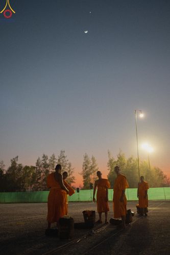 ภาพ No.189148:พิธีต้อนรับพระธรรมยาตรา ในโครงการธรรมยาตรา กตัญญูบูชา มหาปูชนียาจารย์ พระมงคลเทพมุนี(สด จนฺทสโร) พระผู้ปราบมาร อนุสรณ์สถาน 7 แห่ง ปีที่ 13 วันที่ 3 มกราคม พ.ศ. 2568 ณ อนุสรณ์สถานมหาวิหารพระมงคลเทพมุนี (โลตัสแลนด์) อ.สองพี่น้อง จ.สุพรรณบุรี