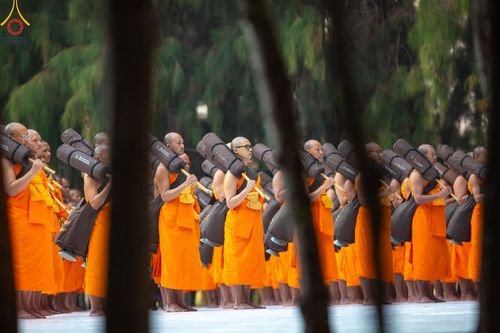 ภาพ No.189235:พระธรรมยาตราปฏิบัติธรรม และถ่ายภาพหมู่ประวัติศาสตร์ ในโครงการธรรมยาตรา กตัญญูบูชา มหาปูชนียาจารย์ พระมงคลเทพมุนี(สด จนฺทสโร) พระผู้ปราบมาร อนุสรณ์สถาน 7 แห่ง ปีที่ 13 วันที่ 4 มกราคม พ.ศ. 2568 ณ อนุสรณ์สถานมหาวิหารพระมงคลเทพมุนี (โลตัสแลนด์) อ.สองพี่น้อง