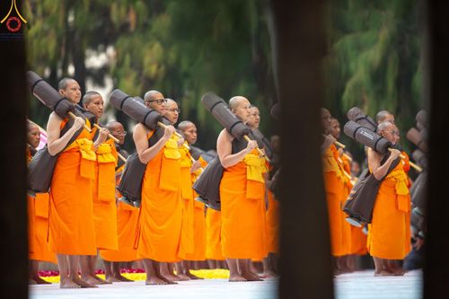 ภาพ No.189236:พระธรรมยาตราปฏิบัติธรรม และถ่ายภาพหมู่ประวัติศาสตร์ ในโครงการธรรมยาตรา กตัญญูบูชา มหาปูชนียาจารย์ พระมงคลเทพมุนี(สด จนฺทสโร) พระผู้ปราบมาร อนุสรณ์สถาน 7 แห่ง ปีที่ 13 วันที่ 4 มกราคม พ.ศ. 2568 ณ อนุสรณ์สถานมหาวิหารพระมงคลเทพมุนี (โลตัสแลนด์) อ.สองพี่น้อง