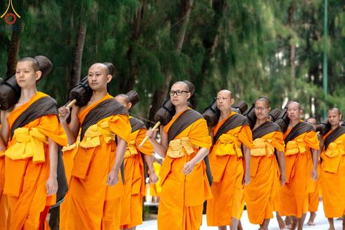 ภาพ No.189251:พระธรรมยาตราปฏิบัติธรรม และถ่ายภาพหมู่ประวัติศาสตร์ ในโครงการธรรมยาตรา กตัญญูบูชา มหาปูชนียาจารย์ พระมงคลเทพมุนี(สด จนฺทสโร) พระผู้ปราบมาร อนุสรณ์สถาน 7 แห่ง ปีที่ 13 วันที่ 4 มกราคม พ.ศ. 2568 ณ อนุสรณ์สถานมหาวิหารพระมงคลเทพมุนี (โลตัสแลนด์) อ.สองพี่น้อง