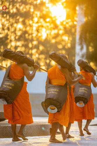 ภาพ No.189260:พระธรรมยาตราปฏิบัติธรรม และถ่ายภาพหมู่ประวัติศาสตร์ ในโครงการธรรมยาตรา กตัญญูบูชา มหาปูชนียาจารย์ พระมงคลเทพมุนี(สด จนฺทสโร) พระผู้ปราบมาร อนุสรณ์สถาน 7 แห่ง ปีที่ 13 วันที่ 4 มกราคม พ.ศ. 2568 ณ อนุสรณ์สถานมหาวิหารพระมงคลเทพมุนี (โลตัสแลนด์) อ.สองพี่น้อง