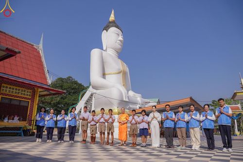 ภาพ No.189363:พิธีทอดผ้าป่าทำนุบำรุงศาสนสถาน ในโครงการธรรมยาตรา กตัญญูบูชา มหาปูชนียาจารย์ พระมงคลเทพมุนี(สด จนฺทสโร) พระผู้ปราบมาร อนุสรณ์สถาน 7 แห่ง ปีที่ 13 ณ วัดใหม่นพรัตน์  ต.เนินพระปรางค์ อ.สองพี่น้อง จ.สุพรรณบุรี วันที่ 5 มกราคม พ.ศ. 2568