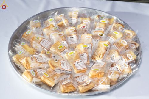 ภาพ No.189473:พิธีถวายภัตตาหารเป็นสังฆทาน แด่พระธรรมยาตรา ในโครงการธรรมยาตรา กตัญญูบูชา มหาปูชนียาจารย์ พระมงคลเทพมุนี(สด จนฺทสโร) พระผู้ปราบมาร อนุสรณ์สถาน 7 แห่ง ปีที่ 13 ณ อนุสรณ์สถานมหาวิหารพระมงคลเทพมุนี (โลตัสแลนด์) อ.สองพี่น้อง จ.สุพรรณบุรี วันที่ 5 มกราคม 2568