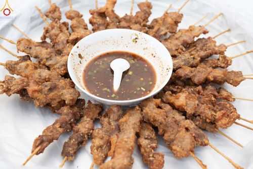 ภาพ No.189494:พิธีถวายภัตตาหารเป็นสังฆทาน แด่พระธรรมยาตรา ในโครงการธรรมยาตรา กตัญญูบูชา มหาปูชนียาจารย์ พระมงคลเทพมุนี(สด จนฺทสโร) พระผู้ปราบมาร อนุสรณ์สถาน 7 แห่ง ปีที่ 13 ณ อนุสรณ์สถานมหาวิหารพระมงคลเทพมุนี (โลตัสแลนด์) อ.สองพี่น้อง จ.สุพรรณบุรี วันที่ 5 มกราคม 2568