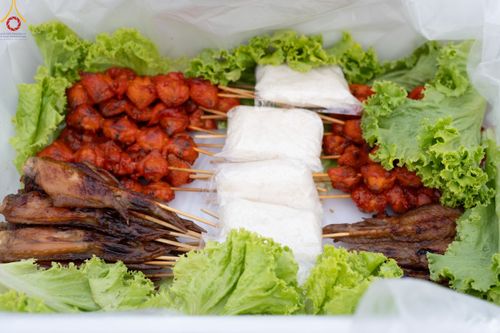 ภาพ No.189498:พิธีถวายภัตตาหารเป็นสังฆทาน แด่พระธรรมยาตรา ในโครงการธรรมยาตรา กตัญญูบูชา มหาปูชนียาจารย์ พระมงคลเทพมุนี(สด จนฺทสโร) พระผู้ปราบมาร อนุสรณ์สถาน 7 แห่ง ปีที่ 13 ณ อนุสรณ์สถานมหาวิหารพระมงคลเทพมุนี (โลตัสแลนด์) อ.สองพี่น้อง จ.สุพรรณบุรี วันที่ 5 มกราคม 2568