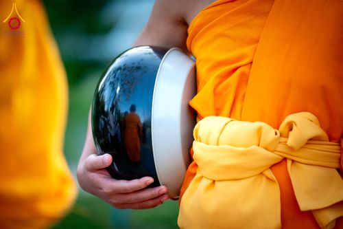 ภาพ No.189503:พิธีถวายภัตตาหารเป็นสังฆทาน แด่พระธรรมยาตรา ในโครงการธรรมยาตรา กตัญญูบูชา มหาปูชนียาจารย์ พระมงคลเทพมุนี(สด จนฺทสโร) พระผู้ปราบมาร อนุสรณ์สถาน 7 แห่ง ปีที่ 13 ณ อนุสรณ์สถานมหาวิหารพระมงคลเทพมุนี (โลตัสแลนด์) อ.สองพี่น้อง จ.สุพรรณบุรี วันที่ 5 มกราคม 2568