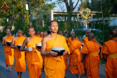 ภาพ No.189518:พิธีถวายภัตตาหารเป็นสังฆทาน แด่พระธรรมยาตรา ในโครงการธรรมยาตรา กตัญญูบูชา มหาปูชนียาจารย์ พระมงคลเทพมุนี(สด จนฺทสโร) พระผู้ปราบมาร อนุสรณ์สถาน 7 แห่ง ปีที่ 13 ณ อนุสรณ์สถานมหาวิหารพระมงคลเทพมุนี (โลตัสแลนด์) อ.สองพี่น้อง จ.สุพรรณบุรี วันที่ 5 มกราคม 2568