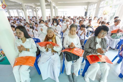 ภาพ No.189612:พิธีทอดผ้าป่าทำนุบำรุงศาสนสถาน ในโครงการธรรมยาตรา กตัญญูบูชา มหาปูชนียาจารย์ พระมงคลเทพมุนี(สด จนฺทสโร) พระผู้ปราบมาร อนุสรณ์สถาน 7 แห่ง ปีที่ 13 ณ วัดสองพี่น้อง ต.ต้นตาล อ.สองพี่น้อง จ.สุพรรณบุรี วันที่ 5 มกราคม พ.ศ. 2568