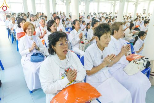 ภาพ No.189633:พิธีทอดผ้าป่าทำนุบำรุงศาสนสถาน ในโครงการธรรมยาตรา กตัญญูบูชา มหาปูชนียาจารย์ พระมงคลเทพมุนี(สด จนฺทสโร) พระผู้ปราบมาร อนุสรณ์สถาน 7 แห่ง ปีที่ 13 ณ วัดสองพี่น้อง ต.ต้นตาล อ.สองพี่น้อง จ.สุพรรณบุรี วันที่ 5 มกราคม พ.ศ. 2568