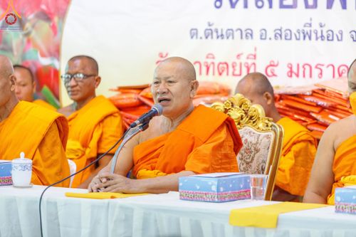 ภาพ No.189656:พิธีทอดผ้าป่าทำนุบำรุงศาสนสถาน ในโครงการธรรมยาตรา กตัญญูบูชา มหาปูชนียาจารย์ พระมงคลเทพมุนี(สด จนฺทสโร) พระผู้ปราบมาร อนุสรณ์สถาน 7 แห่ง ปีที่ 13 ณ วัดสองพี่น้อง ต.ต้นตาล อ.สองพี่น้อง จ.สุพรรณบุรี วันที่ 5 มกราคม พ.ศ. 2568