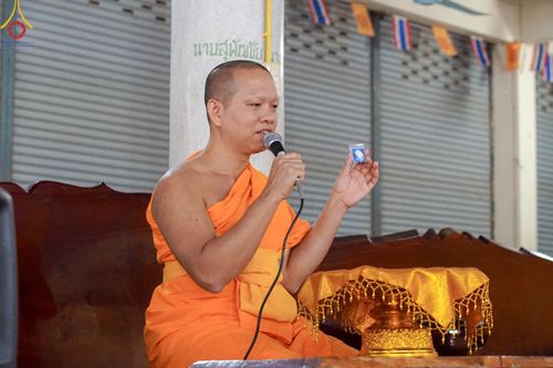 ภาพ No.189757:พิธีทอดผ้าป่าทำนุบำรุงศาสนสถาน ในโครงการธรรมยาตรา กตัญญูบูชา มหาปูชนียาจารย์ พระมงคลเทพมุนี(สด จนฺทสโร) พระผู้ปราบมาร อนุสรณ์สถาน 7 แห่ง ปีที่ 13 ณ วัดใหม่พิบูลย์ผล ต.บางเลน อ.สองพี่น้อง จ.สุพรรณบุรี วันที่ 5 มกราคม พ.ศ. 2568