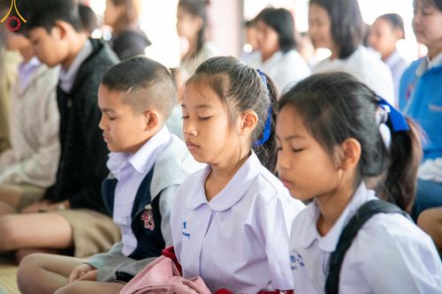 ภาพ No.189807:พิธีทอดผ้าป่าทำนุบำรุงศาสนสถาน ณ วัดอัมพวัน ต.สองพี่น้อง อ.สองพี่น้อง จ.สุพรรณบุรี ในโครงการธรรมยาตรา กตัญญูบูชา มหาปูชนียาจารย์ พระมงคลเทพมุนี(สด จนฺทสโร) พระผู้ปราบมาร อนุสรณ์สถาน 7 แห่ง ปีที่ 13 วันที่ 5 มกราคม พ.ศ. 2568