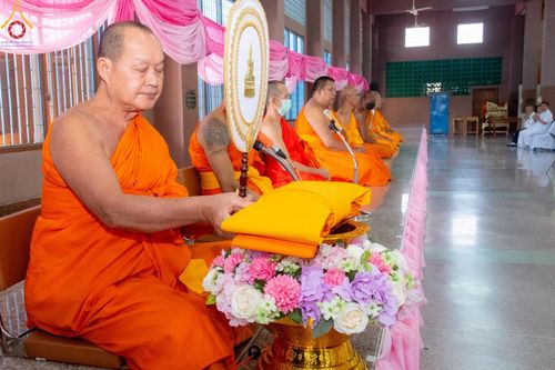 ภาพ No.189831:พิธีทอดผ้าป่าทำนุบำรุงศาสนสถาน ณ วัดอัมพวัน ต.สองพี่น้อง อ.สองพี่น้อง จ.สุพรรณบุรี ในโครงการธรรมยาตรา กตัญญูบูชา มหาปูชนียาจารย์ พระมงคลเทพมุนี(สด จนฺทสโร) พระผู้ปราบมาร อนุสรณ์สถาน 7 แห่ง ปีที่ 13 วันที่ 5 มกราคม พ.ศ. 2568