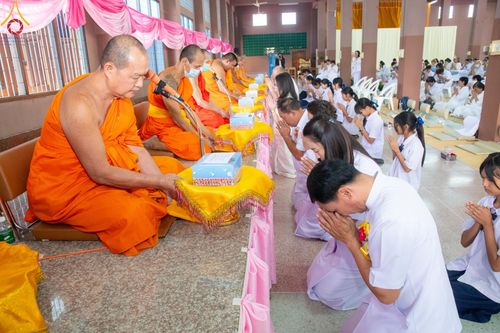 ภาพ No.189855:พิธีทอดผ้าป่าทำนุบำรุงศาสนสถาน ณ วัดอัมพวัน ต.สองพี่น้อง อ.สองพี่น้อง จ.สุพรรณบุรี ในโครงการธรรมยาตรา กตัญญูบูชา มหาปูชนียาจารย์ พระมงคลเทพมุนี(สด จนฺทสโร) พระผู้ปราบมาร อนุสรณ์สถาน 7 แห่ง ปีที่ 13 วันที่ 5 มกราคม พ.ศ. 2568