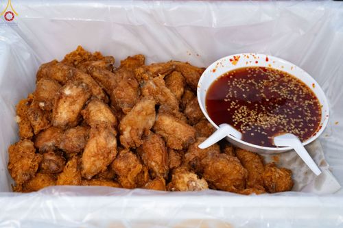 ภาพ No.189966:พิธีถวายภัตตาหารเป็นสังฆทาน แด่พระธรรมยาตรา ณ อนุสรณ์สถานมหาวิหารพระมงคลเทพมุนี (โลตัสแลนด์) อ.สองพี่น้อง จ.สุพรรณบุรี ในโครงการธรรมยาตรา กตัญญูบูชา มหาปูชนียาจารย์ พระมงคลเทพมุนี(สด จนฺทสโร) พระผู้ปราบมาร อนุสรณ์สถาน 7 แห่ง ปีที่ 13 วันที่ 6 มกราคม 2568