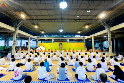 ภาพ No.189991:พิธีถวายภัตตาหารเป็นสังฆทาน แด่พระธรรมยาตรา ณ อนุสรณ์สถานมหาวิหารพระมงคลเทพมุนี (โลตัสแลนด์) อ.สองพี่น้อง จ.สุพรรณบุรี ในโครงการธรรมยาตรา กตัญญูบูชา มหาปูชนียาจารย์ พระมงคลเทพมุนี(สด จนฺทสโร) พระผู้ปราบมาร อนุสรณ์สถาน 7 แห่ง ปีที่ 13 วันที่ 6 มกราคม 2568