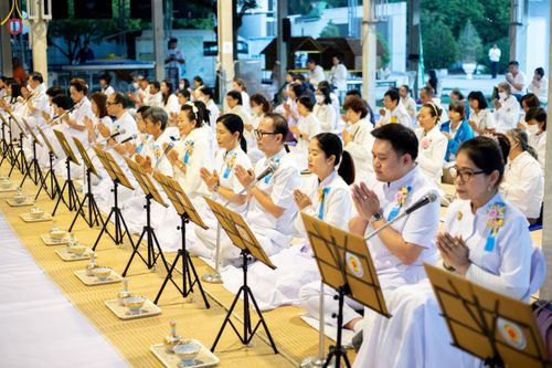 ภาพ No.189994:พิธีถวายภัตตาหารเป็นสังฆทาน แด่พระธรรมยาตรา ณ อนุสรณ์สถานมหาวิหารพระมงคลเทพมุนี (โลตัสแลนด์) อ.สองพี่น้อง จ.สุพรรณบุรี ในโครงการธรรมยาตรา กตัญญูบูชา มหาปูชนียาจารย์ พระมงคลเทพมุนี(สด จนฺทสโร) พระผู้ปราบมาร อนุสรณ์สถาน 7 แห่ง ปีที่ 13 วันที่ 6 มกราคม 2568