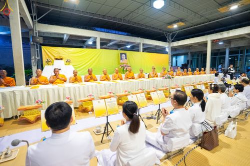 ภาพ No.189996:พิธีถวายภัตตาหารเป็นสังฆทาน แด่พระธรรมยาตรา ณ อนุสรณ์สถานมหาวิหารพระมงคลเทพมุนี (โลตัสแลนด์) อ.สองพี่น้อง จ.สุพรรณบุรี ในโครงการธรรมยาตรา กตัญญูบูชา มหาปูชนียาจารย์ พระมงคลเทพมุนี(สด จนฺทสโร) พระผู้ปราบมาร อนุสรณ์สถาน 7 แห่ง ปีที่ 13 วันที่ 6 มกราคม 2568