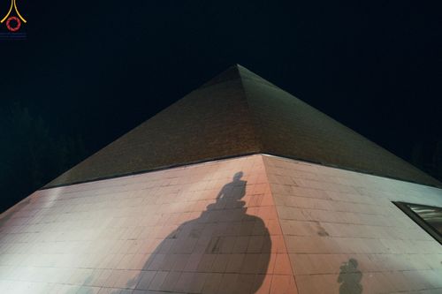 ภาพ No.190120:พิธีจุดประทีปถวายเป็นพุทธบูชา และบูชาธรรมมหาปูชนียาจารย์ ณ อนุสรณ์สถานมหาวิหารพระมงคลเทพมุนี (โลตัสแลนด์) อ.สองพี่น้อง จ.สุพรรณบุรี ในโครงการธรรมยาตรา กตัญญูบูชา มหาปูชนียาจารย์ พระมงคลเทพมุนี(สด จนฺทสโร) พระผู้ปราบมาร อนุสรณ์สถาน 7 แห่ง ปีที่ 13