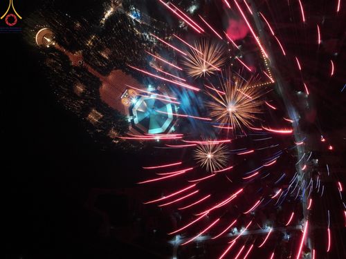 ภาพ No.190131:พิธีจุดประทีปถวายเป็นพุทธบูชา และบูชาธรรมมหาปูชนียาจารย์ ณ อนุสรณ์สถานมหาวิหารพระมงคลเทพมุนี (โลตัสแลนด์) อ.สองพี่น้อง จ.สุพรรณบุรี ในโครงการธรรมยาตรา กตัญญูบูชา มหาปูชนียาจารย์ พระมงคลเทพมุนี(สด จนฺทสโร) พระผู้ปราบมาร อนุสรณ์สถาน 7 แห่ง ปีที่ 13