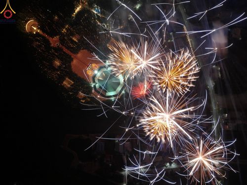 ภาพ No.190133:พิธีจุดประทีปถวายเป็นพุทธบูชา และบูชาธรรมมหาปูชนียาจารย์ ณ อนุสรณ์สถานมหาวิหารพระมงคลเทพมุนี (โลตัสแลนด์) อ.สองพี่น้อง จ.สุพรรณบุรี ในโครงการธรรมยาตรา กตัญญูบูชา มหาปูชนียาจารย์ พระมงคลเทพมุนี(สด จนฺทสโร) พระผู้ปราบมาร อนุสรณ์สถาน 7 แห่ง ปีที่ 13