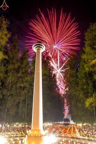 ภาพ No.190143:พิธีจุดประทีปถวายเป็นพุทธบูชา และบูชาธรรมมหาปูชนียาจารย์ ณ อนุสรณ์สถานมหาวิหารพระมงคลเทพมุนี (โลตัสแลนด์) อ.สองพี่น้อง จ.สุพรรณบุรี ในโครงการธรรมยาตรา กตัญญูบูชา มหาปูชนียาจารย์ พระมงคลเทพมุนี(สด จนฺทสโร) พระผู้ปราบมาร อนุสรณ์สถาน 7 แห่ง ปีที่ 13