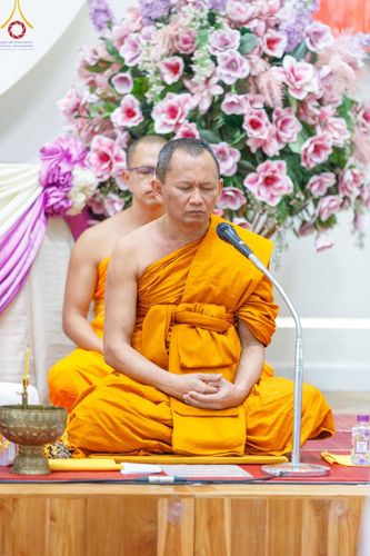 ภาพ No.190328:พิธีเจริญพระพุทธมนต์ ปฏิบัติธรรม มอบทุนการศึกษา ถวายสังฆทาน 141 วัด เพื่อถวายเป็นพุทธบูชา และขับเคลื่อนโครงการหมู่บ้านรักษาศีล 5 โดยคณะสงฆ์จังหวัดสุพรรณบุรี คณะศิษยานุศิษย์วัดพระธรรมกาย โครงการธรรมยาตรา ปีที่ 13 ณ ศูนย์ปฏิบัติธรรมพระมงคลเทพมุนี