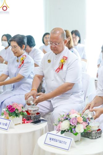 ภาพ No.190361:พิธีเจริญพระพุทธมนต์ ปฏิบัติธรรม มอบทุนการศึกษา ถวายสังฆทาน 141 วัด เพื่อถวายเป็นพุทธบูชา และขับเคลื่อนโครงการหมู่บ้านรักษาศีล 5 โดยคณะสงฆ์จังหวัดสุพรรณบุรี คณะศิษยานุศิษย์วัดพระธรรมกาย โครงการธรรมยาตรา ปีที่ 13 ณ ศูนย์ปฏิบัติธรรมพระมงคลเทพมุนี